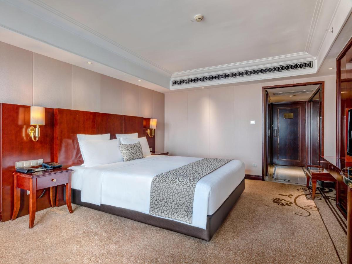Days Hotel & Suites China Town---Five Minutes To Reach Changsha Station, The Metro Line 2 & Line 6 Are Nearby,Free Gym & Laundromat,Chinese And Western Buffet Breakfast Is Offered On The 31St Floor ภายนอก รูปภาพ