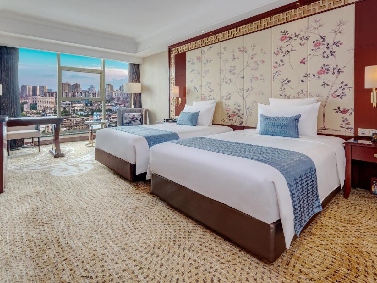Days Hotel & Suites China Town---Five Minutes To Reach Changsha Station, The Metro Line 2 & Line 6 Are Nearby,Free Gym & Laundromat,Chinese And Western Buffet Breakfast Is Offered On The 31St Floor ภายนอก รูปภาพ