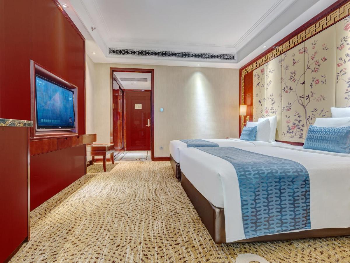 Days Hotel & Suites China Town---Five Minutes To Reach Changsha Station, The Metro Line 2 & Line 6 Are Nearby,Free Gym & Laundromat,Chinese And Western Buffet Breakfast Is Offered On The 31St Floor ภายนอก รูปภาพ