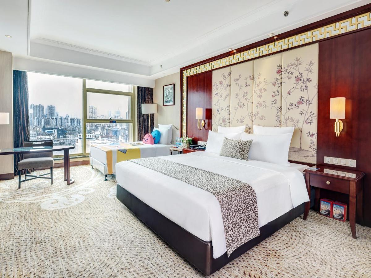 Days Hotel & Suites China Town---Five Minutes To Reach Changsha Station, The Metro Line 2 & Line 6 Are Nearby,Free Gym & Laundromat,Chinese And Western Buffet Breakfast Is Offered On The 31St Floor ภายนอก รูปภาพ