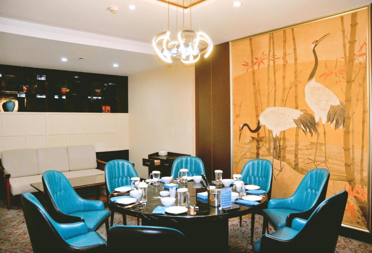 Days Hotel & Suites China Town---Five Minutes To Reach Changsha Station, The Metro Line 2 & Line 6 Are Nearby,Free Gym & Laundromat,Chinese And Western Buffet Breakfast Is Offered On The 31St Floor ภายนอก รูปภาพ