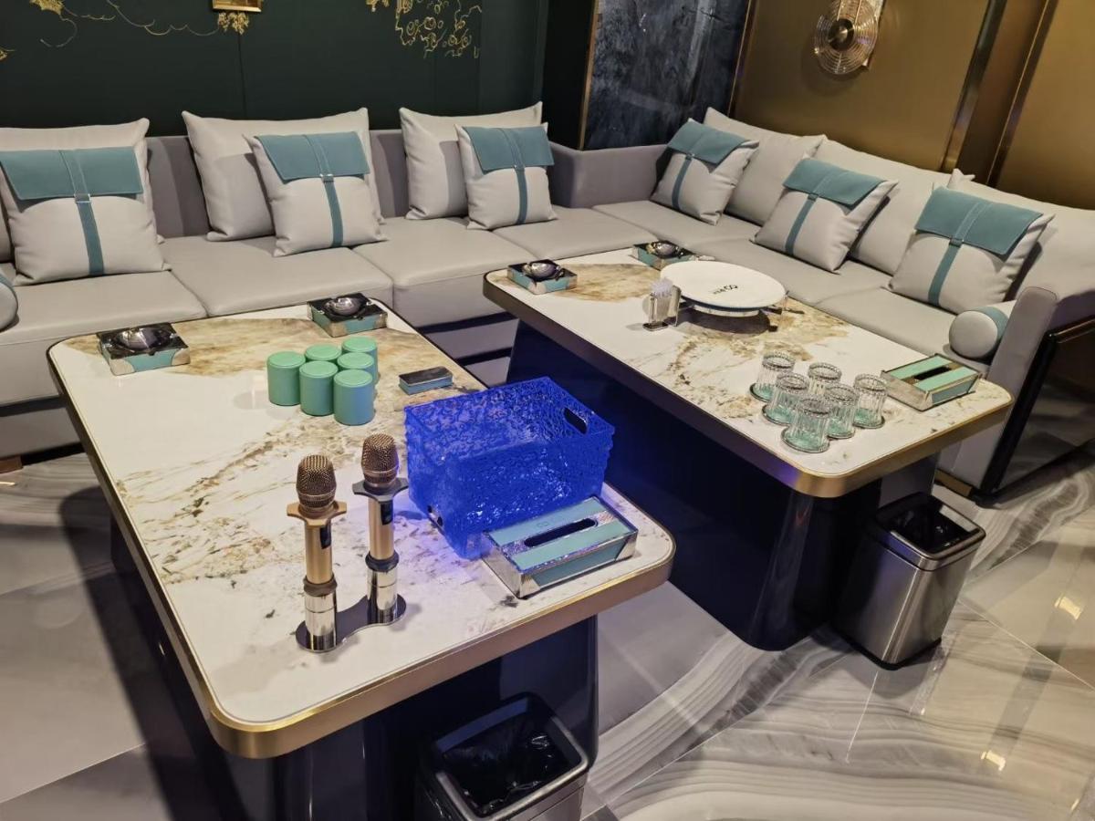 Days Hotel & Suites China Town---Five Minutes To Reach Changsha Station, The Metro Line 2 & Line 6 Are Nearby,Free Gym & Laundromat,Chinese And Western Buffet Breakfast Is Offered On The 31St Floor ภายนอก รูปภาพ