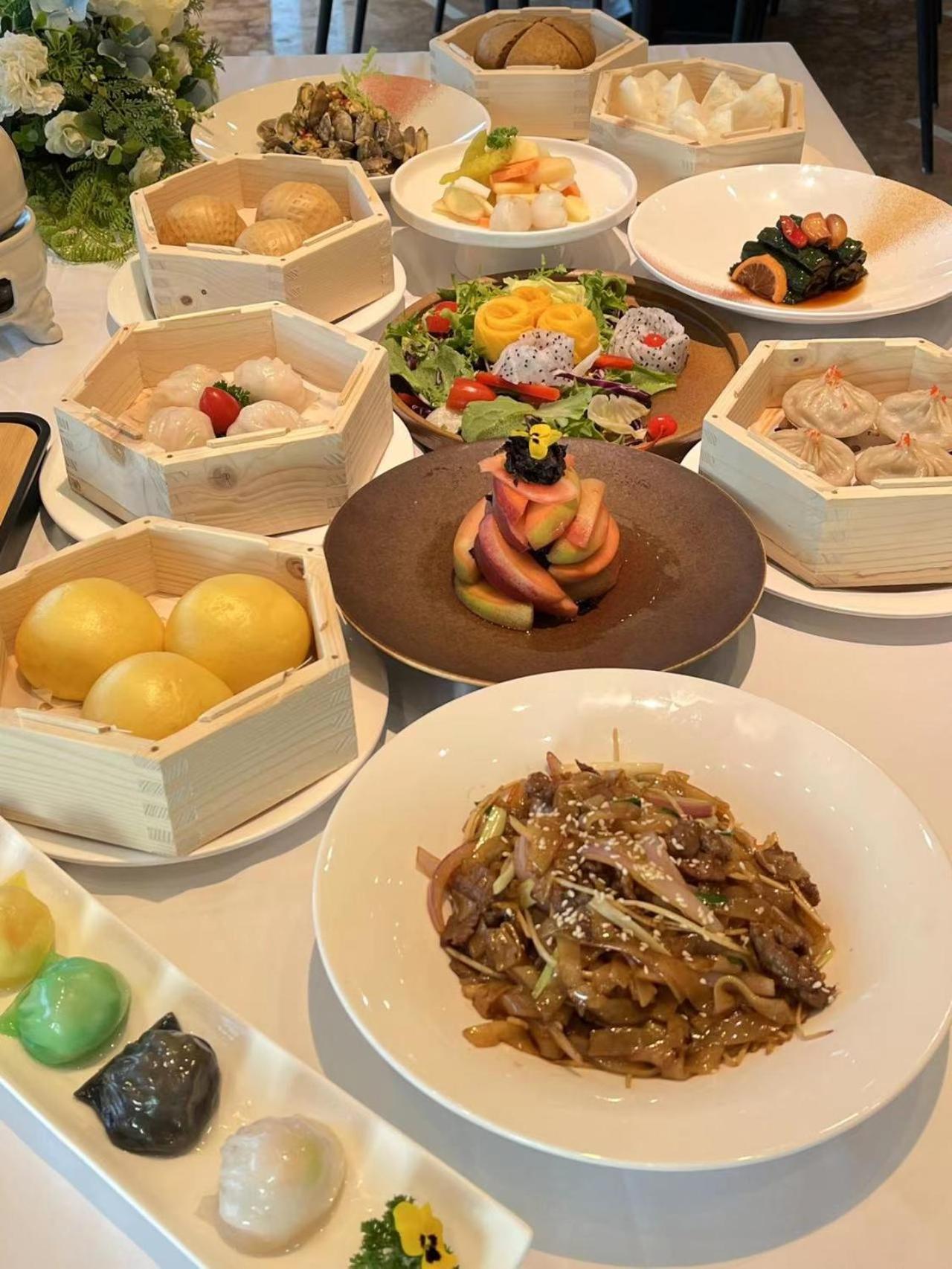 Days Hotel & Suites China Town---Five Minutes To Reach Changsha Station, The Metro Line 2 & Line 6 Are Nearby,Free Gym & Laundromat,Chinese And Western Buffet Breakfast Is Offered On The 31St Floor ภายนอก รูปภาพ