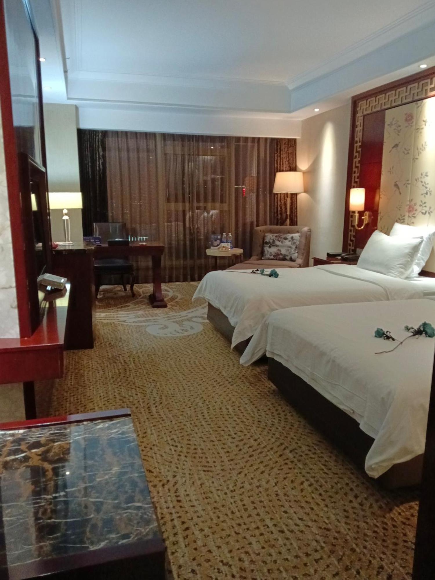 Days Hotel & Suites China Town---Five Minutes To Reach Changsha Station, The Metro Line 2 & Line 6 Are Nearby,Free Gym & Laundromat,Chinese And Western Buffet Breakfast Is Offered On The 31St Floor ภายนอก รูปภาพ