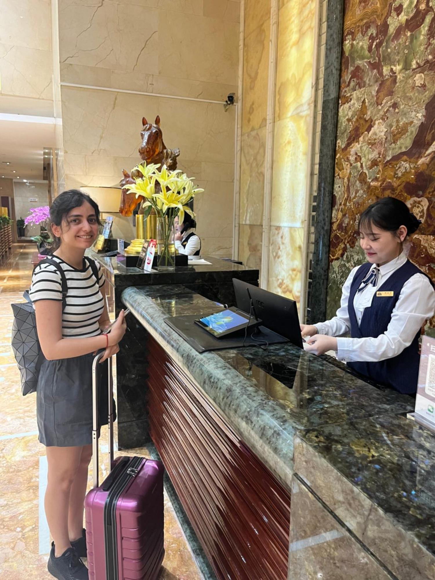 Days Hotel & Suites China Town---Five Minutes To Reach Changsha Station, The Metro Line 2 & Line 6 Are Nearby,Free Gym & Laundromat,Chinese And Western Buffet Breakfast Is Offered On The 31St Floor ภายนอก รูปภาพ